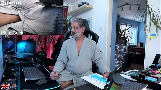 OnlineBossUK live sex cam