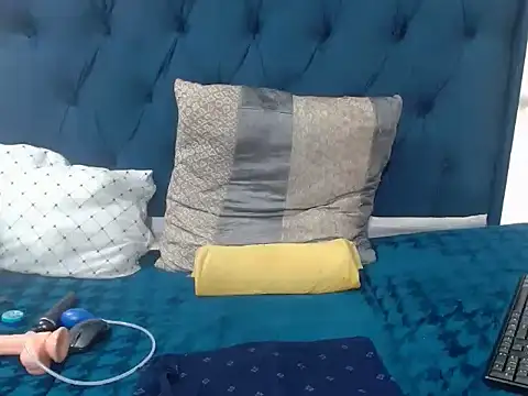 Peachesx25 live sex cam