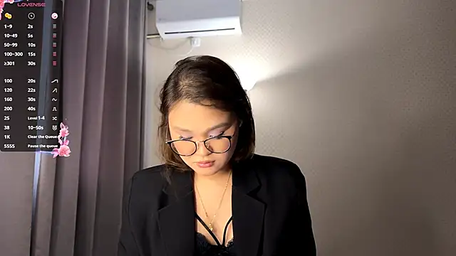 HoneyKitsu's cam snapshot