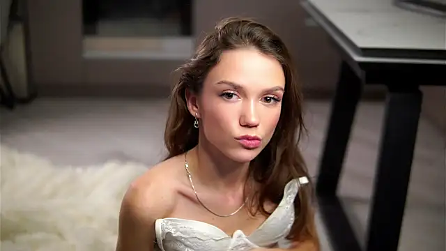 LucieNovembre's cam snapshot