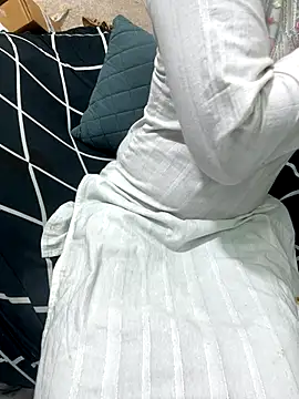 Juliekhan_98's cam snapshot