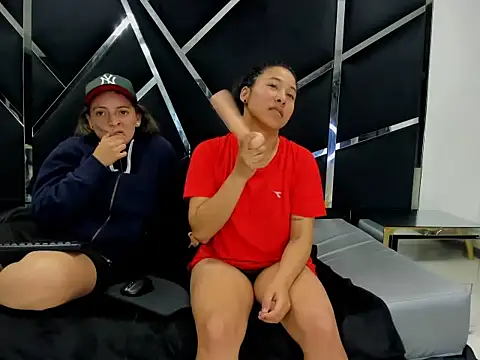 Alyssa_Noah's cam snapshot