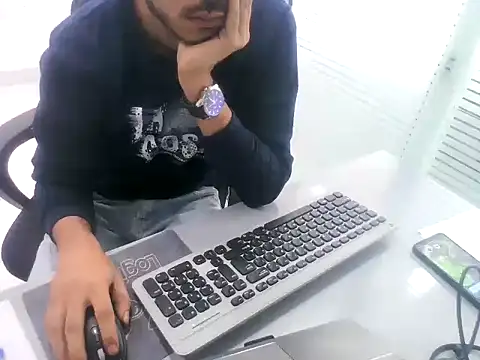 rahulkajuuu0909's cam snapshot