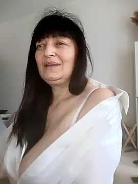 Women-pleasures live sex cam