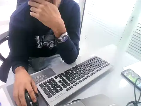 rahulkajuuu0909's cam snapshot