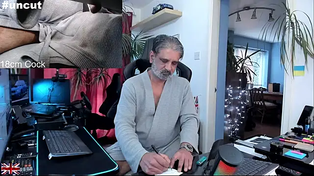 OnlineBossUK's cam snapshot