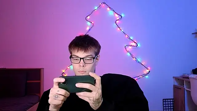 DENIS_HERE's cam snapshot