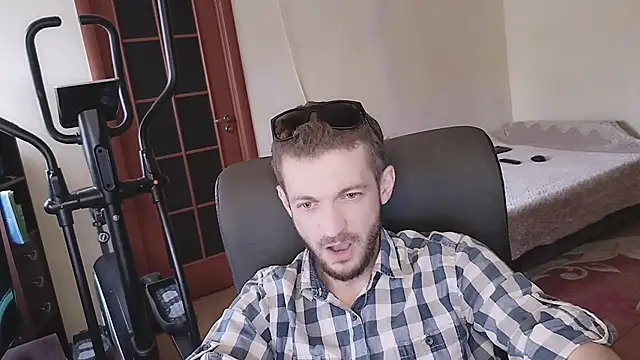 333Alone_in_theDark777's cam snapshot