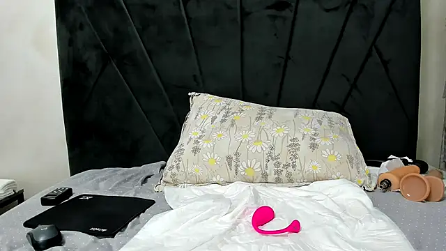 wowsquirtx live sex cam