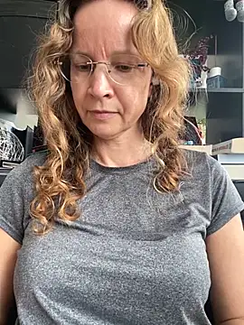 AnnikaRose live sex cam