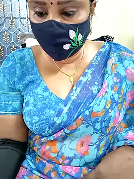 Queenflowerr live sex cam