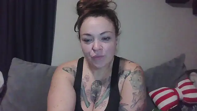 BartenderSteph's cam snapshot