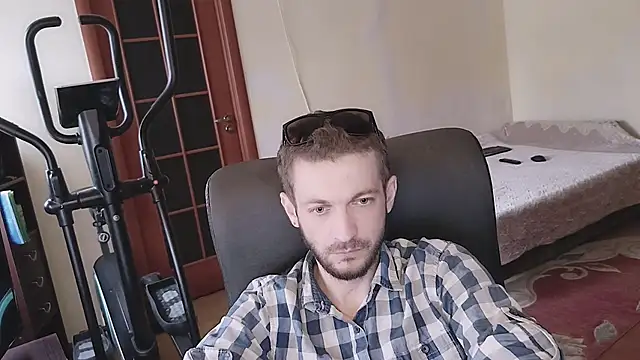 333Alone_in_theDark777's cam snapshot