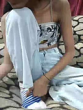 Its_me_Skyy's cam snapshot