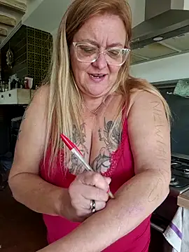 Misspapillon1840 live sex cam