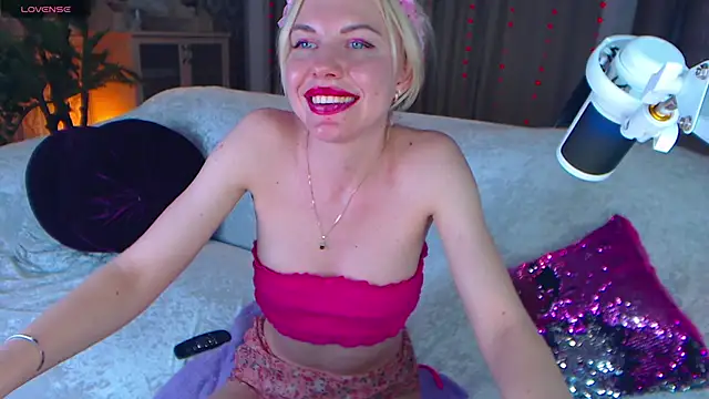 LiSinDoll live sex cam