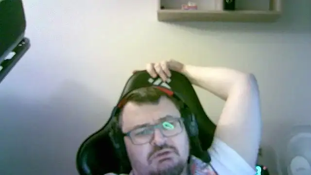 SirAbuser's cam snapshot