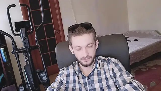 333Alone_in_theDark777's cam snapshot