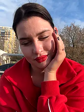 KikiWatson live sex cam