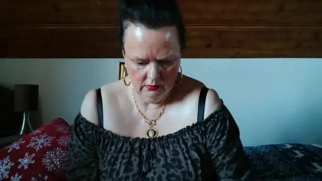 TiffanyMature live sex cam