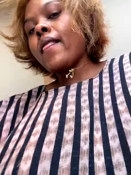 Dellah27 live sex cam