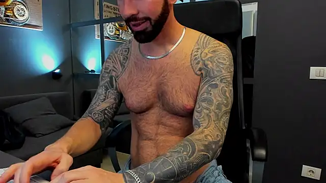 AronGrant live sex cam