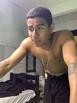 Novindot23cm live sex cam