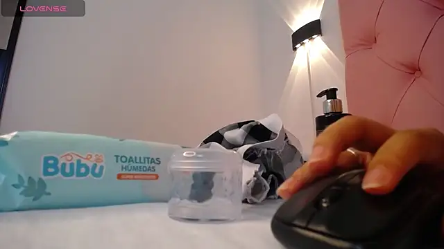 victoria_243 live sex cam