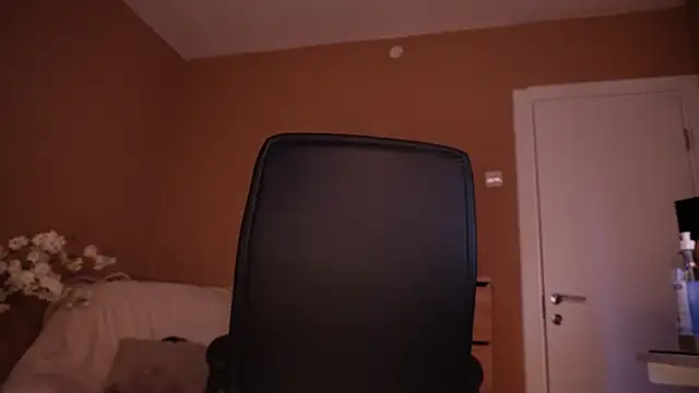 KaylaLaine live sex cam