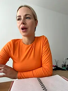 streetdoll's cam snapshot