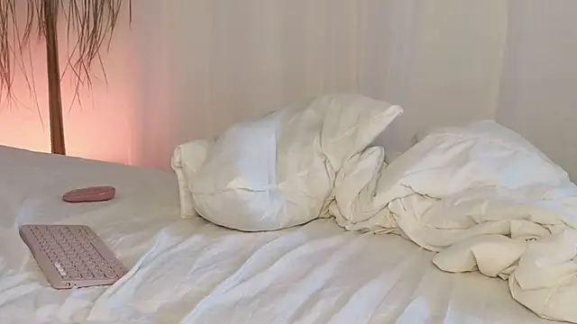 Polynessia's cam snapshot