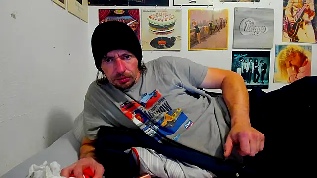 cloudyystar666's cam snapshot