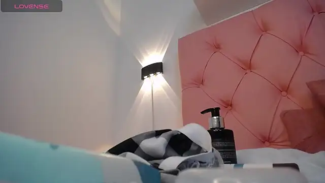 victoria_243 live sex cam