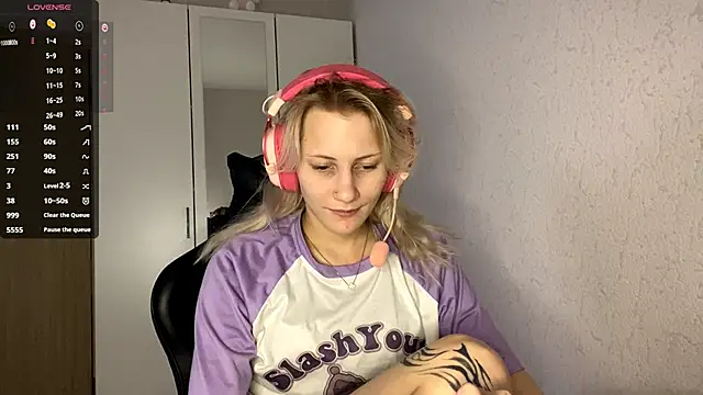 FoxySable's cam snapshot