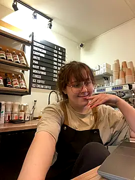 cinnabon_'s cam snapshot