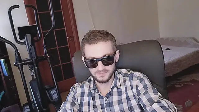 333Alone_in_theDark777's cam snapshot