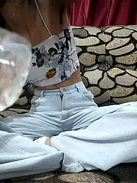 Its_me_Skyy's cam snapshot