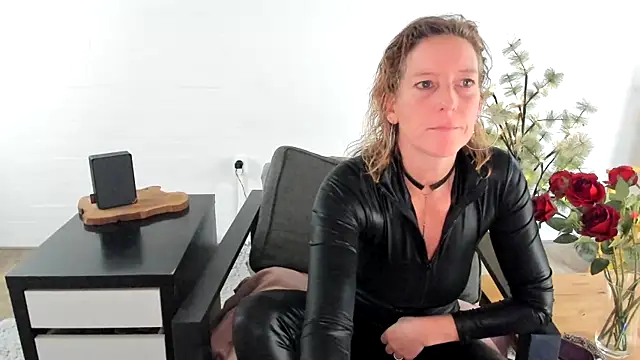 MendiPetite's cam snapshot