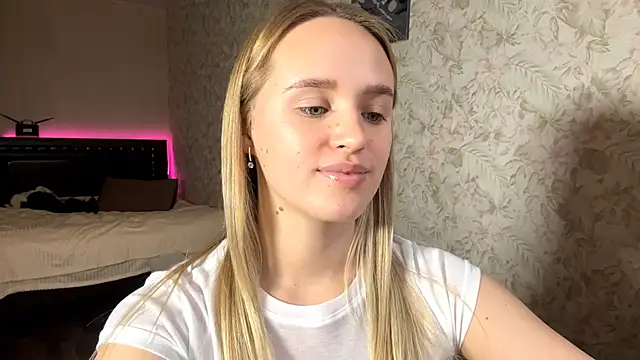 ElisabetLorney's cam snapshot