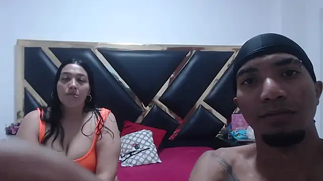 Caroyandy3 live sex cam