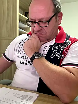 coupleLatinaLovers's cam snapshot