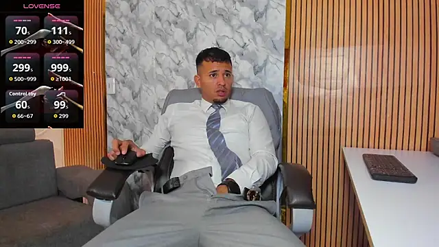 Hideintheoffice live sex cam