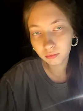 Holy_Poly live sex cam