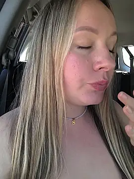 Mona_Plus live sex cam