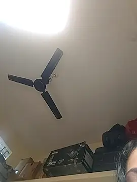 Hott_Mannat's cam snapshot