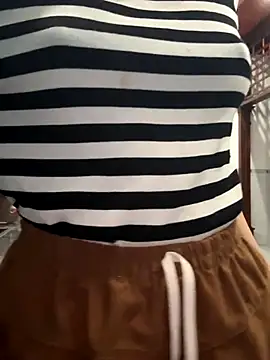 Emily-y live sex cam