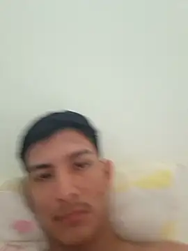 Guti_hazz live sex cam