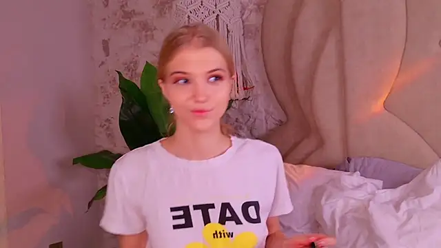 4example_Chloe's cam snapshot