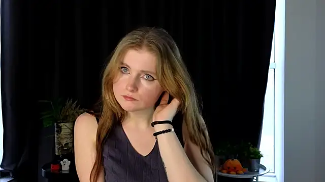 NightSaffron live sex cam