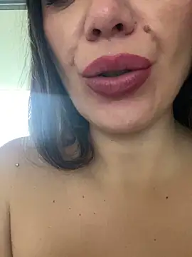 -Angelina's cam snapshot